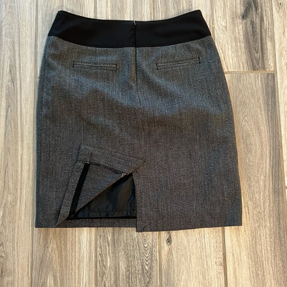 Like New Worthington Size 10 Black and White Houndstooth Skirt no signs of wear - Picture 5 of 10